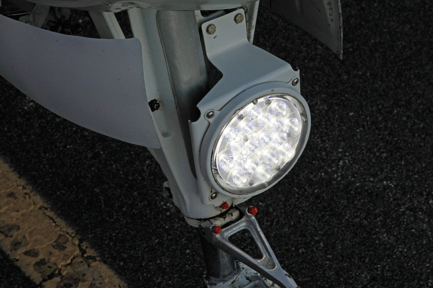 Parmetheus PLUS PAR- 36 LED Taxi Light Installed