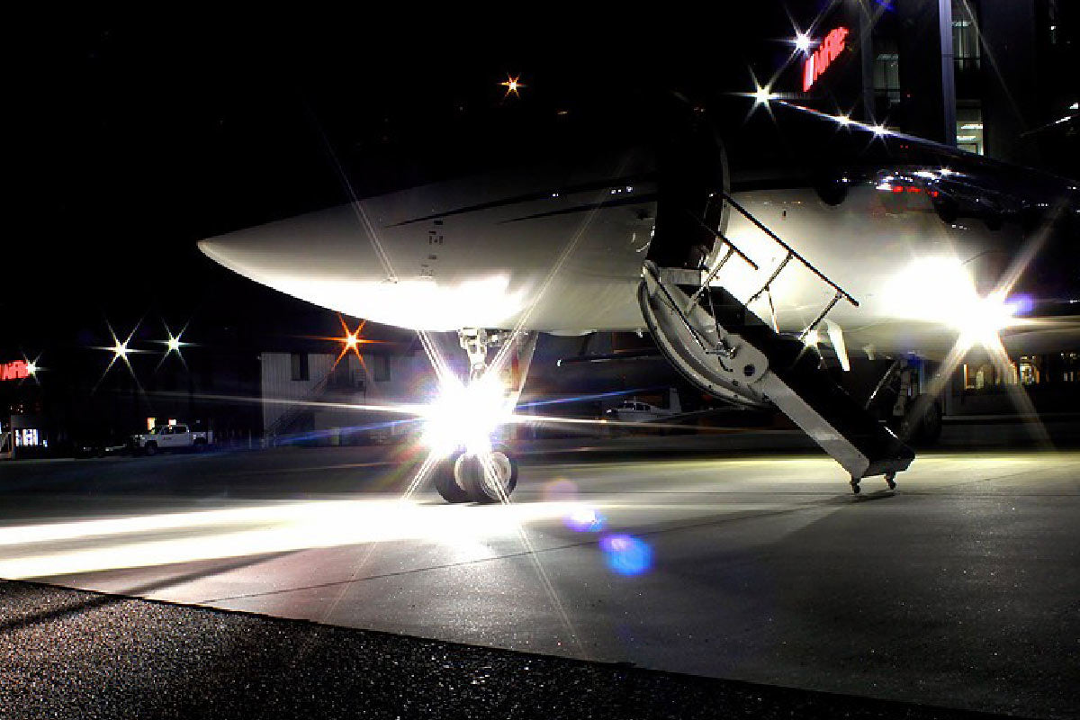 Taxi Light at Night on Gulfstream