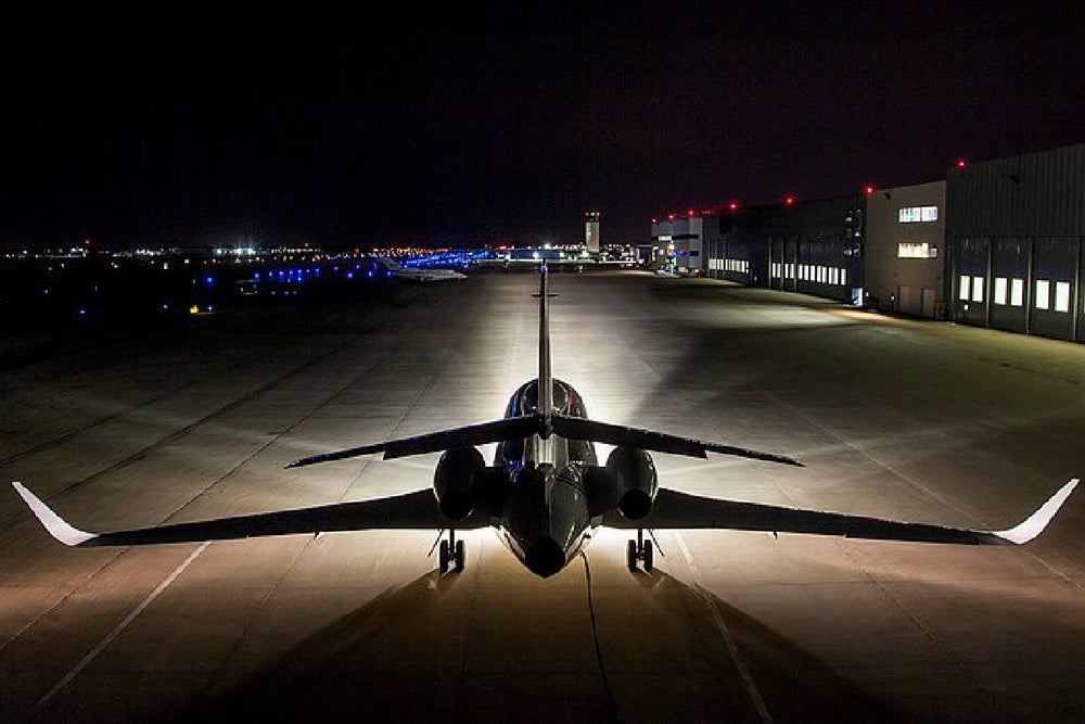 Jet Wing Light Falcon Jets HID Wing Landing Lights For Sale | Whelen Aerospace ...