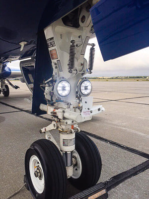 Parmetheus PRO LED Option Nose Gear Taxi Lights Installed