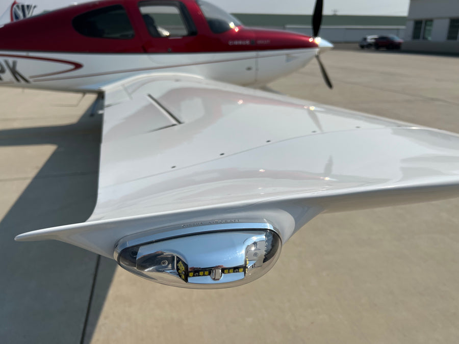Orion™ 600 Series Forward & Tail/Anti-Collision Wingtip Light - Cirrus Aircraft Specific