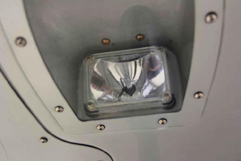 HID Landing Lights for Cirrus Installed